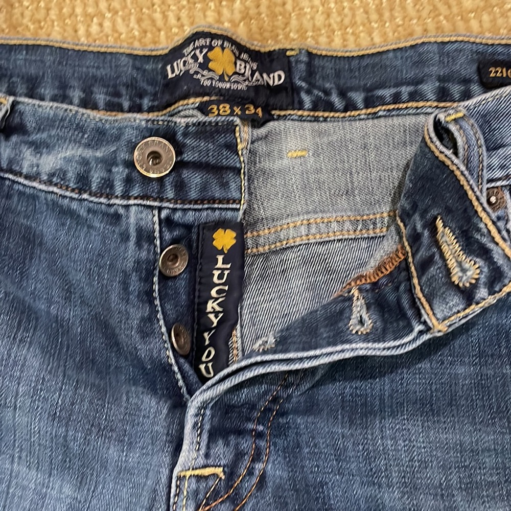 Size 38x34 Men’s Lucky Brand Jeans - Picture 3 of 14